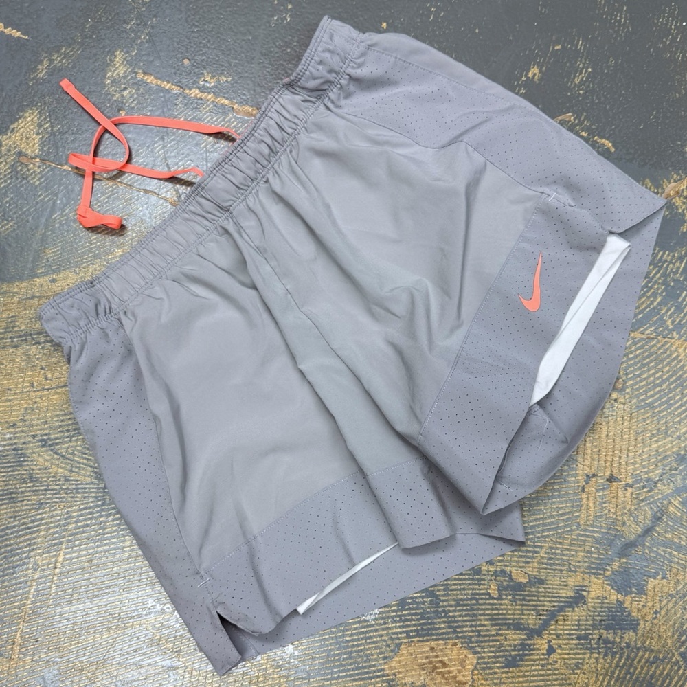 Nike Flex 2 in 1 Compression Running Shorts 915035 Medium Light Grey Peach